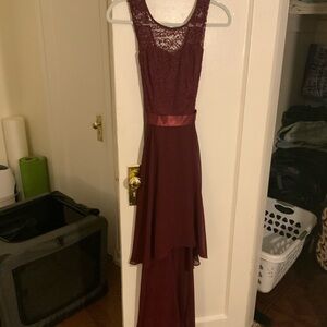 Elegant Burgundy Lace Evening Dress